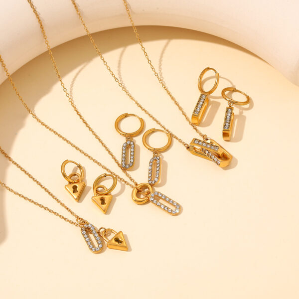 Wholesale Stainless steel jewelry women's necklaces and earrings light luxury style