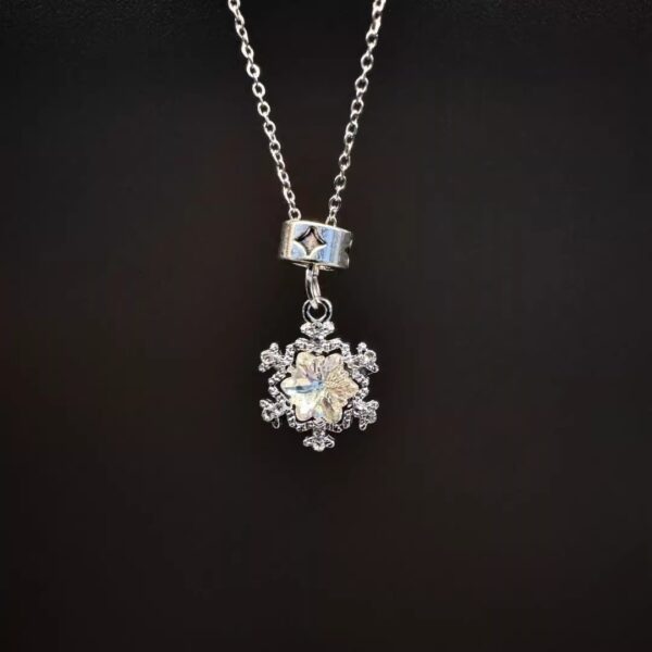 Wholesale Gradient Star Snowflake Pendant Necklace