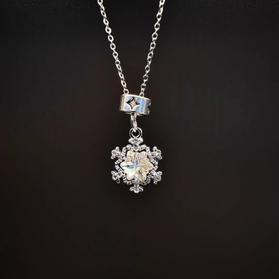 Wholesale Gradient Star Snowflake Pendant Necklace
