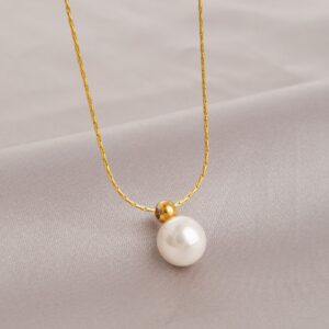 Gold single pearl necklace
