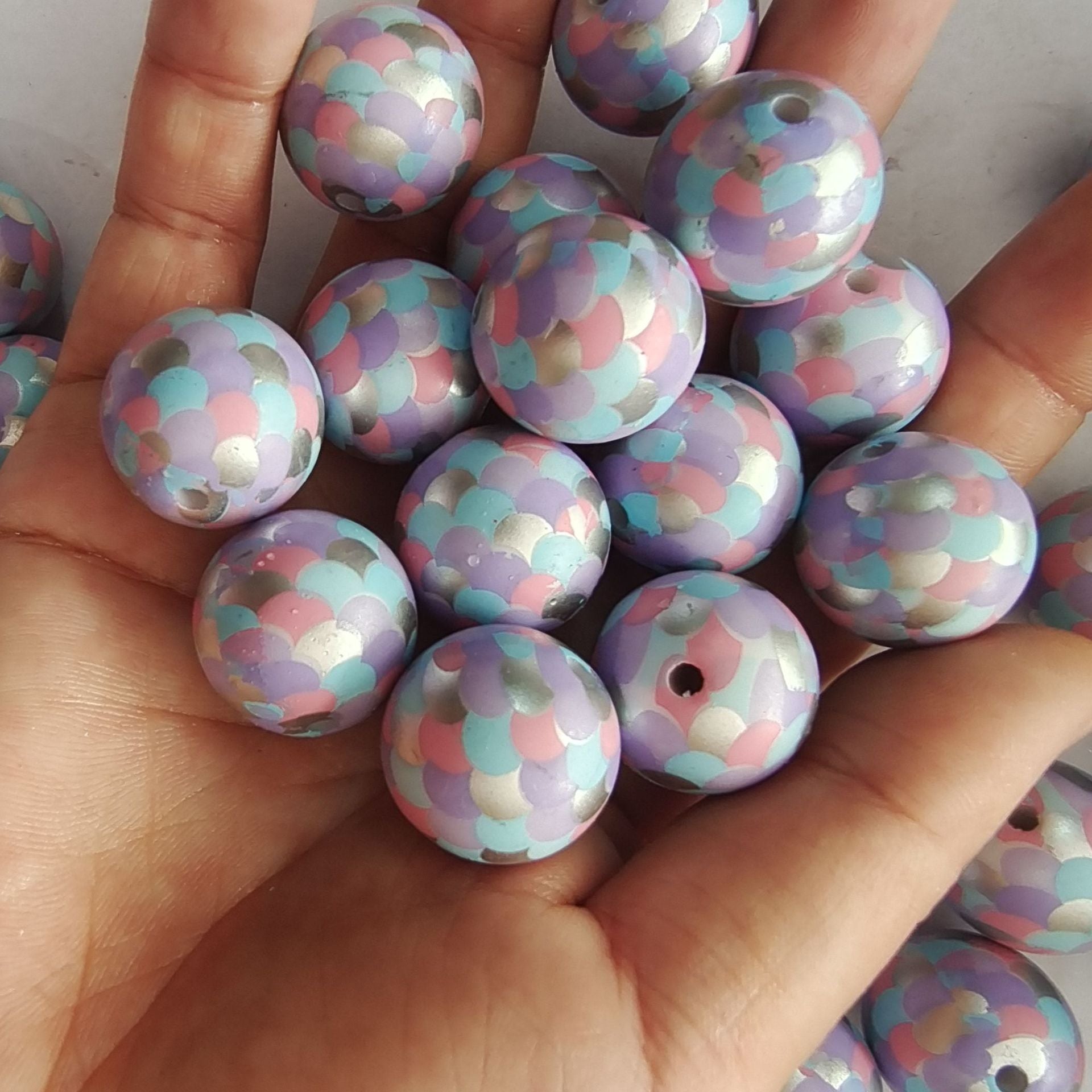 Wholesale 20MM Acrylic Mermaid Tricolor Fish Scale Printed Beads