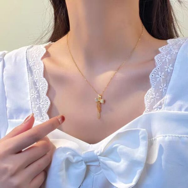 Wholesale titanium steel necklace retro temperament butterfly flower pendant