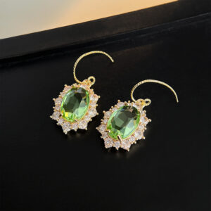 Light Luxury Green Oval Zircon