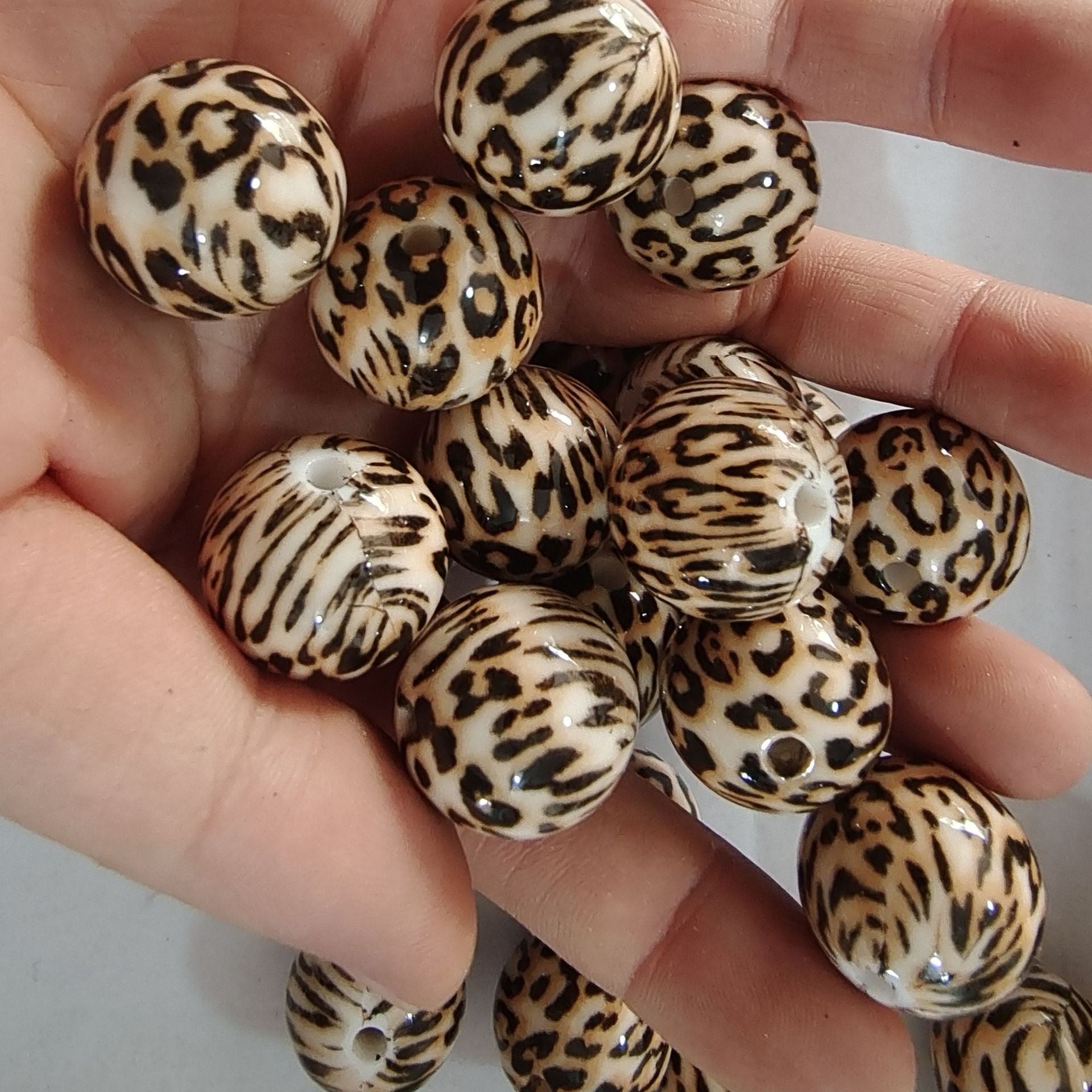 Wholesale 20mm Acrylic Cute Coee Color Small Leopard Print Beads