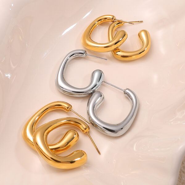 Wholesale Stainless Steel G-Shaped Gold-Plated Geometric Earrings