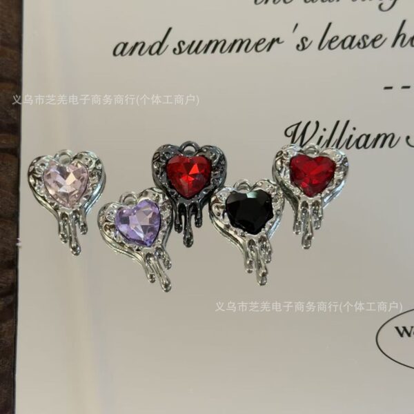 Wholesale High-quality zircon melted heart relief pendant, DIY bag charm, beaded pen, mobile phone chain, hair accessory.