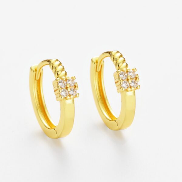 Wholesale Diamond-studded geometric twist earrings, unique and elegant women's ear cuffs