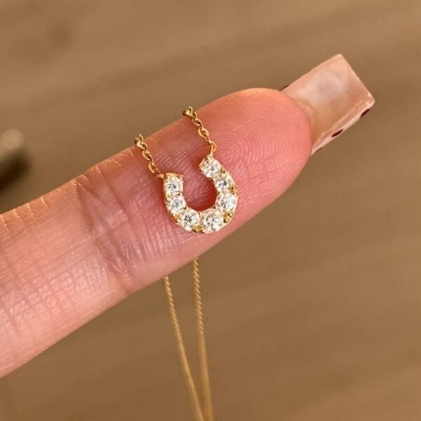 O1CN01WjyywB1mGA8JsI7f4_2215649434926-0-cib Wholesale U-shaped horseshoe buckle pendant necklace minimalist style