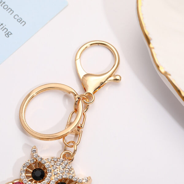O1CN01WrGBZ32Cv5PXz208u_2218609358535-0-cib Wholesale Colorful cartoon diamond studded owl metal keychain