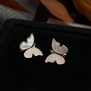 Three-dimensional butterfly shell-silver needle