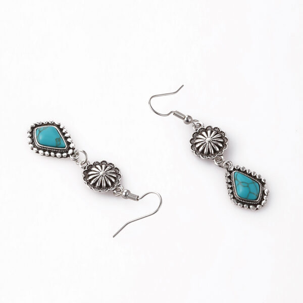 O1CN01X1f5OG1bXb9nuec28_1680633475-0-cib Wholesale Bohemian vintage carved turquoise earrings