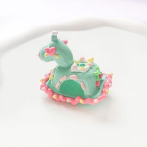 Green small wooden horse (1 piece)