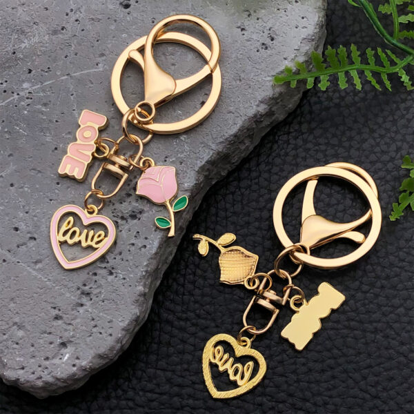 O1CN01XLuPTK2KpbgzKPJdH_2217654629606-0-cib Wholesale Valentine's Day Pink Love Heart Rose Keychain