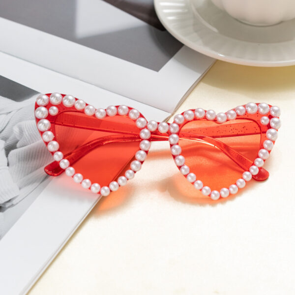 Wholesale Candy colored peach heart sweet pearl sunglasses