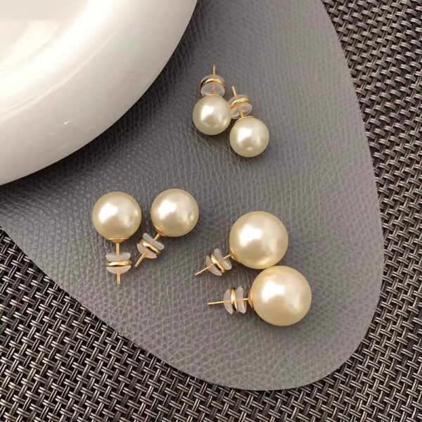 Wholesale 8-14mm milk white pearl round earrings