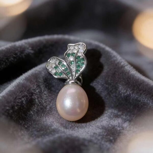 Wholesale luxury carrot universal buckle pendant pearl necklace