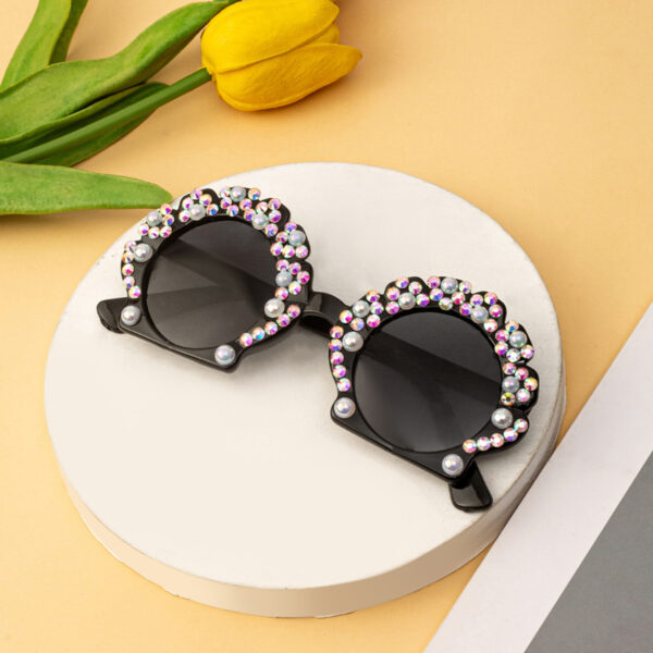 O1CN01XjbzVr2KOaIA8Td9j_2219385649547-0-cib Wholesale Girl's cute pearl studded diamond sunglasses