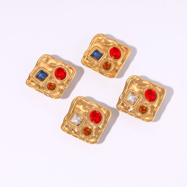 Wholesale Stainless steel stud earrings with diamonds, light luxury and high-end feel