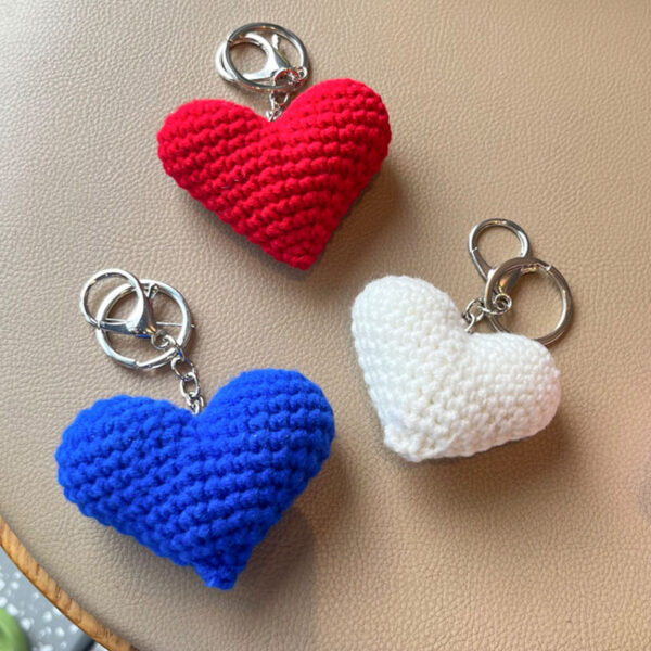 Wholesale Handmade crochet colored yarn heart-shaped keychain