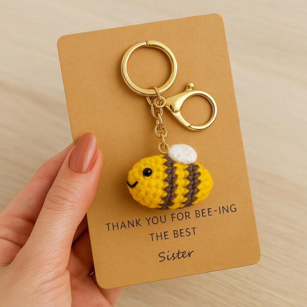 Wholesale Handmade Crocheted Yarn Cartoon Bee Keychain