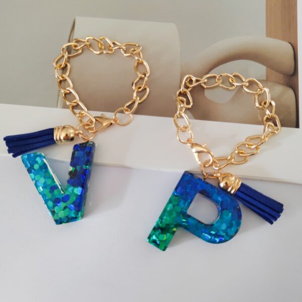Wholesale Mixed color blue English letter keychain