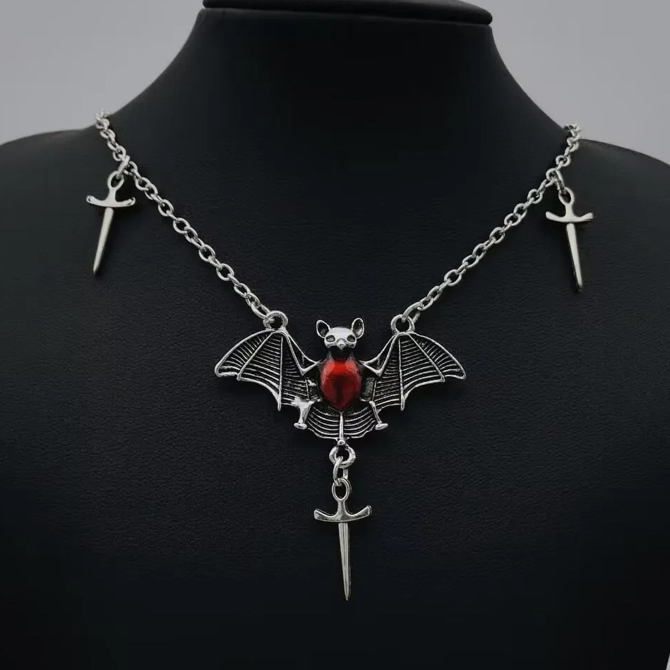 Wholesale vintage gothic love bat jewelry necklace pendant necklace