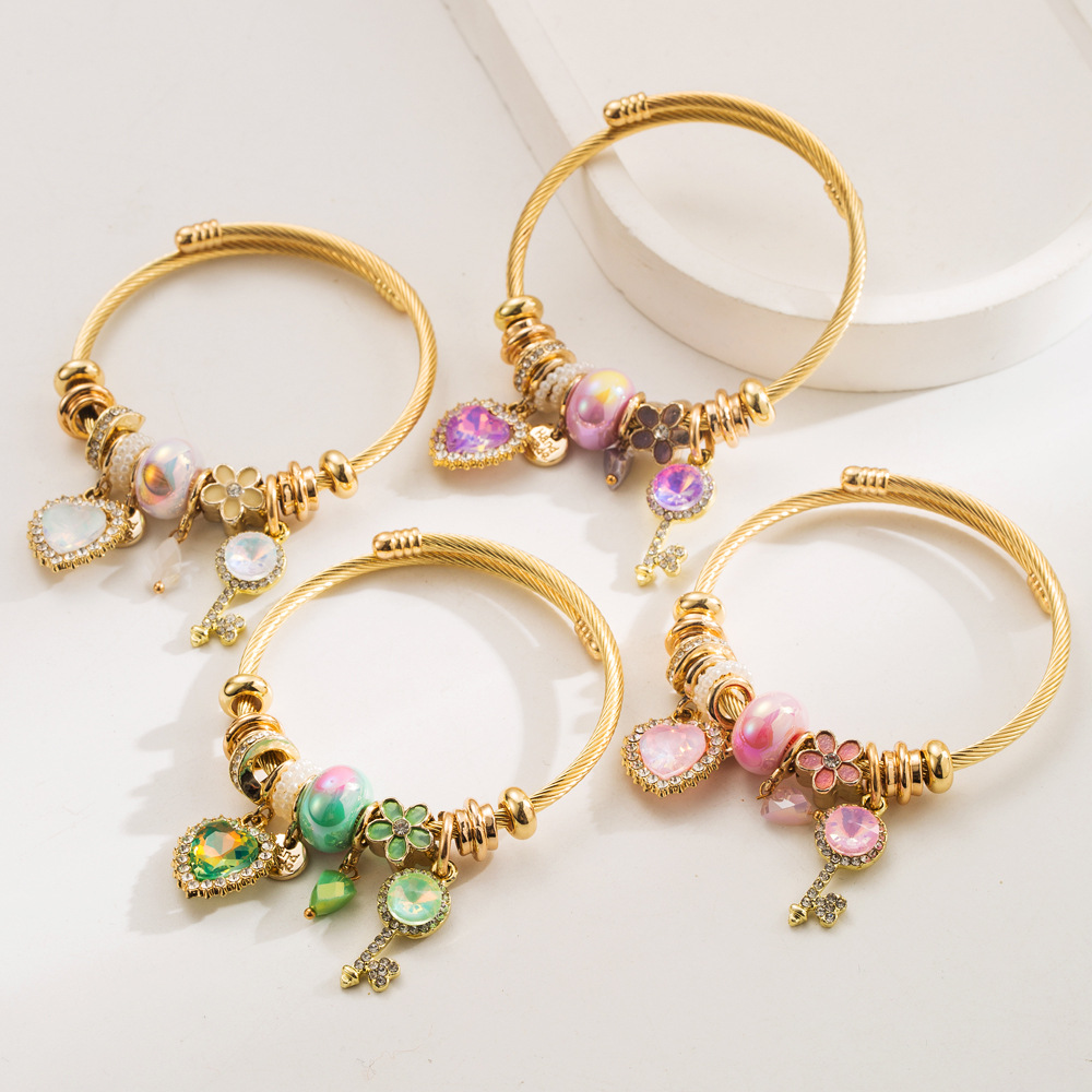 Wholesale Diamond studded heart-shaped key bead stainless steel bracelet