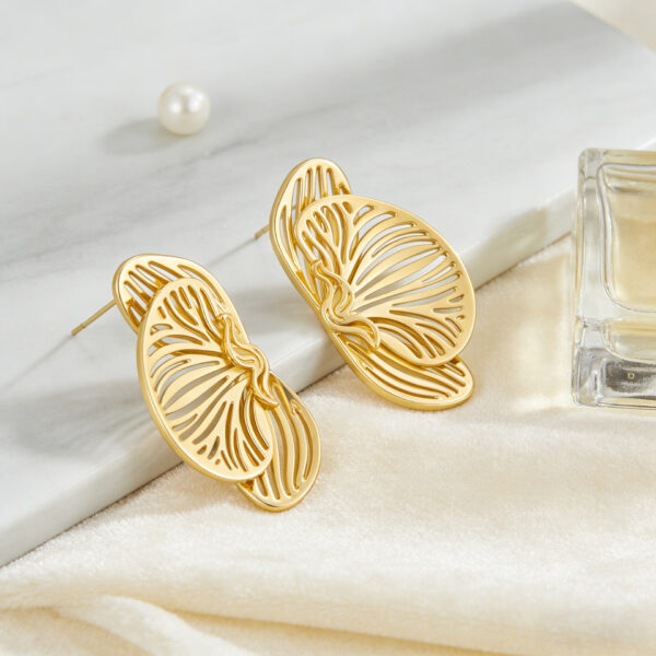 Wholesale Golden geometric butterfly hollow earrings