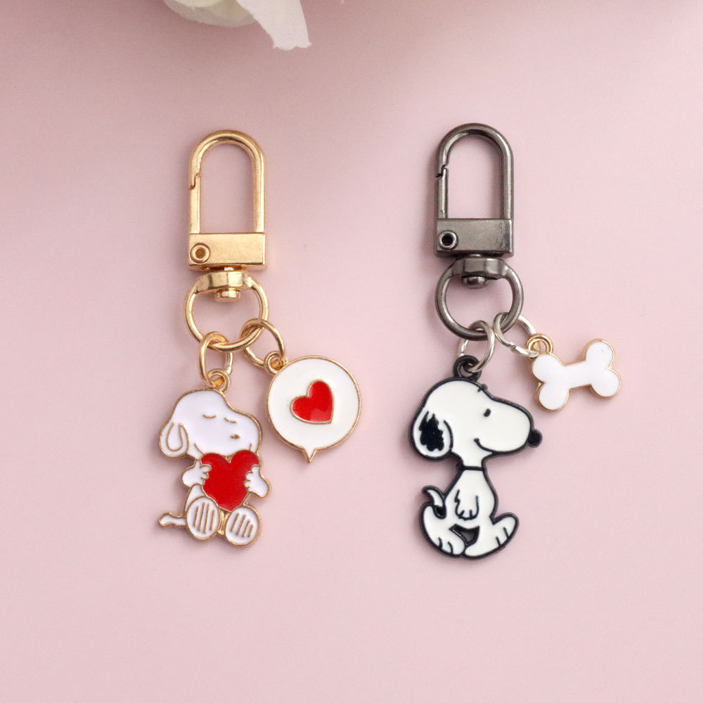 Wholesale Cute Cartoon Metal Keychain Women's Exquisite Cole Gift Internet pular Schoolbag Pendant Commemorative Aompanying Gift
