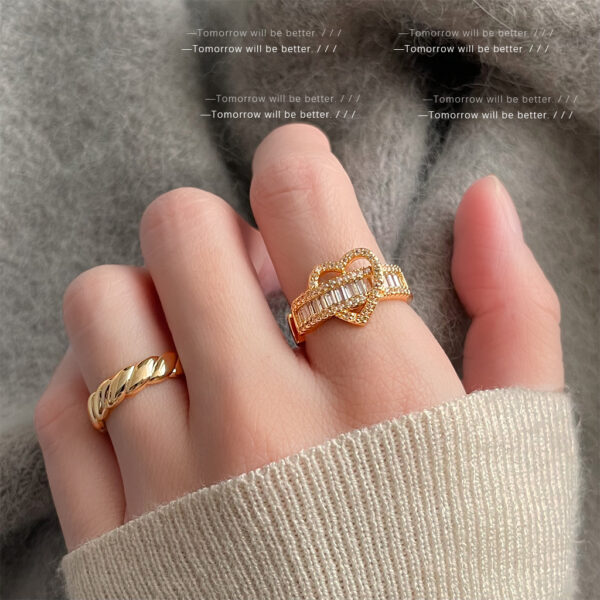 O1CN01YkcQdj1uSXePRsJ1c_2207953796036-0-cib Wholesale Vintage Crown Rose Shaped Inlaid Zircon Adjustable Ring