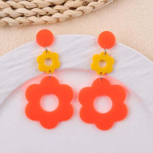 Orange-contrast color flower