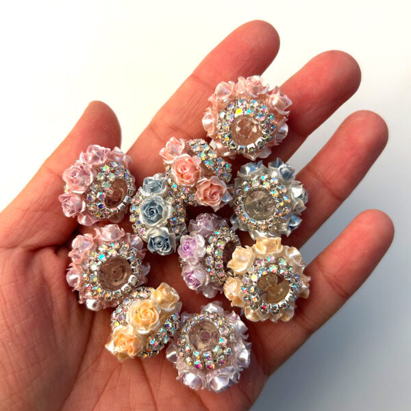 O1CN01YxopIi1RHREnDAMt6_2216641112086-0-cib Wholesale Pearlescent Camellia Rose with Diamond Beads