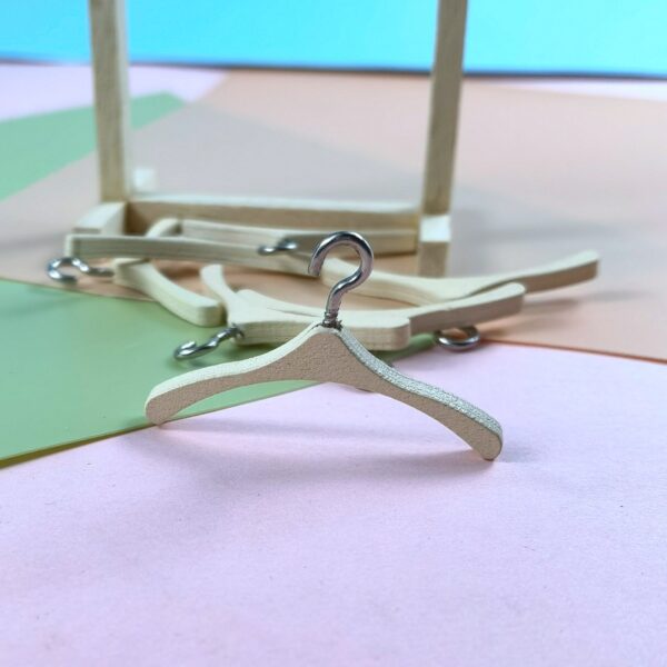 Wholesale Dollhouse mini simulation clothes hanger Doll Accessories