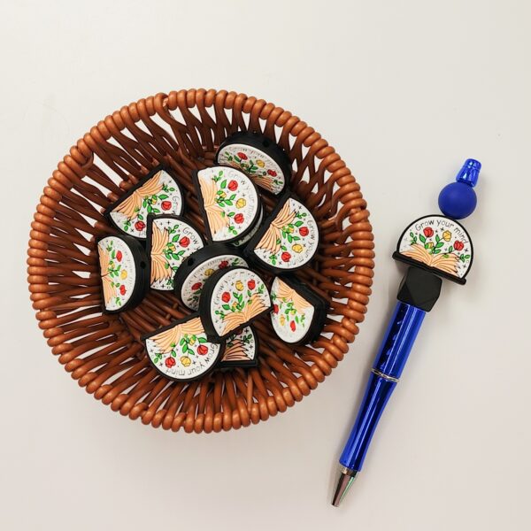 O1CN01ZDovMR2FO3ehAkvbV_2216349148869-0-cib Wholesale 10PCS Letter Flower Silicone Cartoon Beads