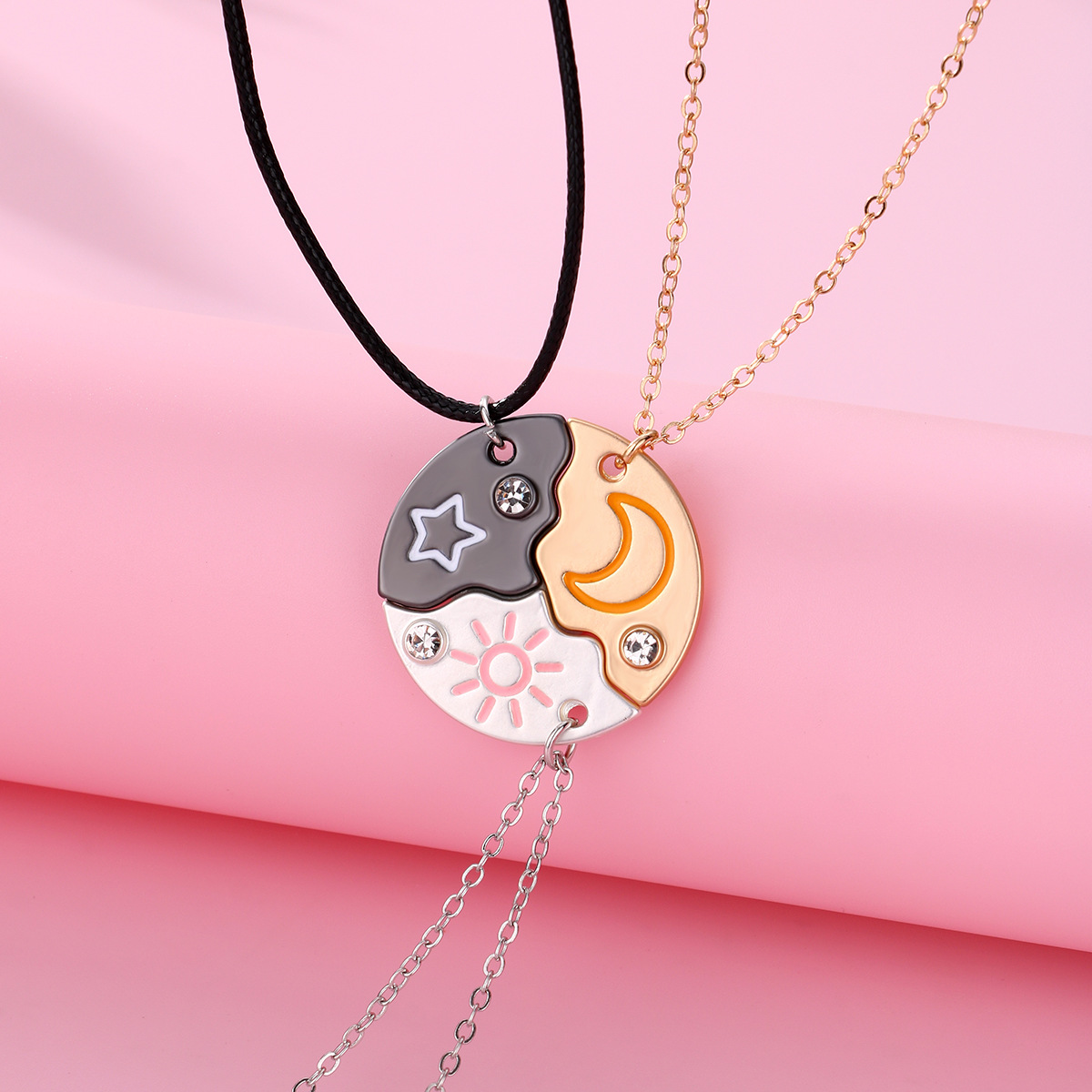 Wholesale Star Moon Three-person Chain Splicing Round Pendant Set Necklace