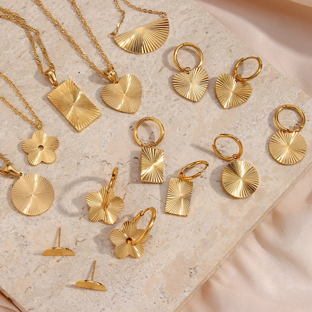 Wholesale Striped geometric pendant necklace