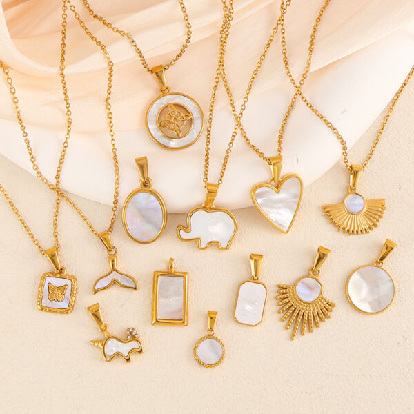 Wholesale Love tailed unicorn elephant fan-shaped white shell mother pendant