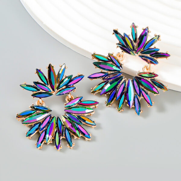 O1CN01ZZ84Ci2II3AvDZp4d_2473019262-0-cib Wholesale Diamond studded sparkling rhinestone flower earrings