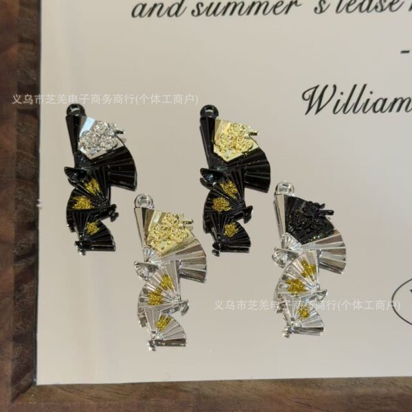 Wholesale High-quality zircon gold shimmering rose triple-layered hanging fan relief pendant, DIY bag, phone chain, hair accessory, pendant.