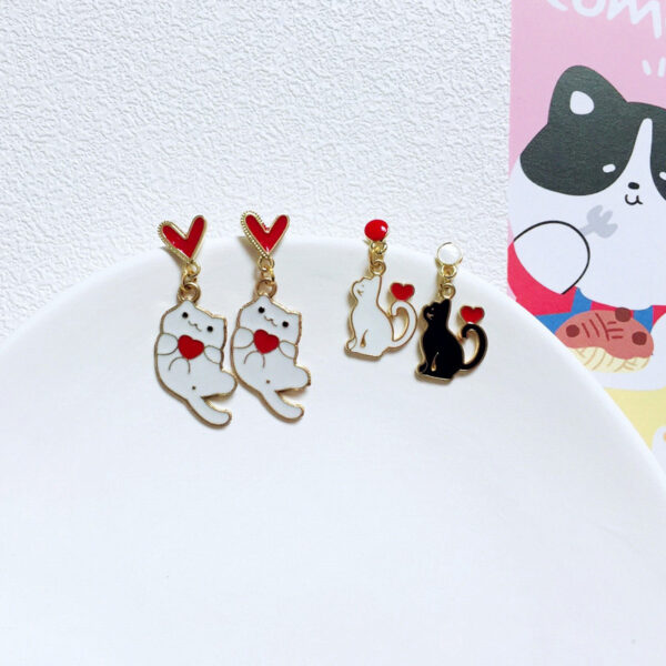 Wholesale Cartoon Cute Asymmetric Black and White Cat Earrings