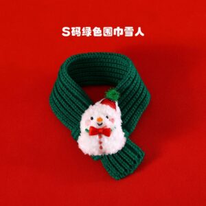 S green scarf snowman