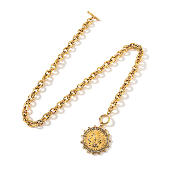 Wholesale stainless steel necklace queen portrait necklaces