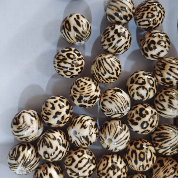 O1CN01a7VHf41QErIFT7rfy_2201245431945-0-cib Wholesale 5pcs 20mm Acrylic Cute Coffee Color Small Leopard Print Beads