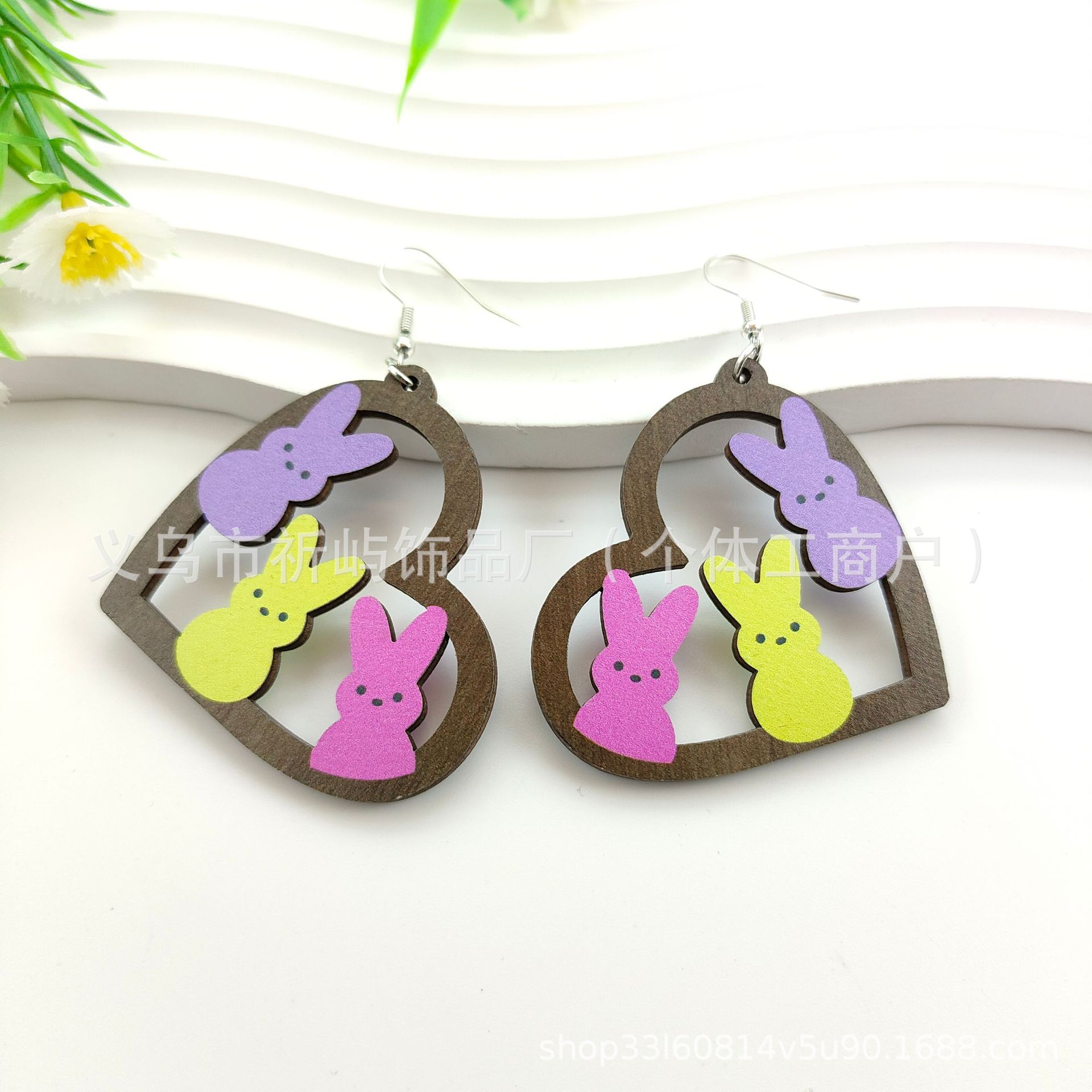 Wholesale Easter e dwarf rabbit water oplet hollow wooden earrings