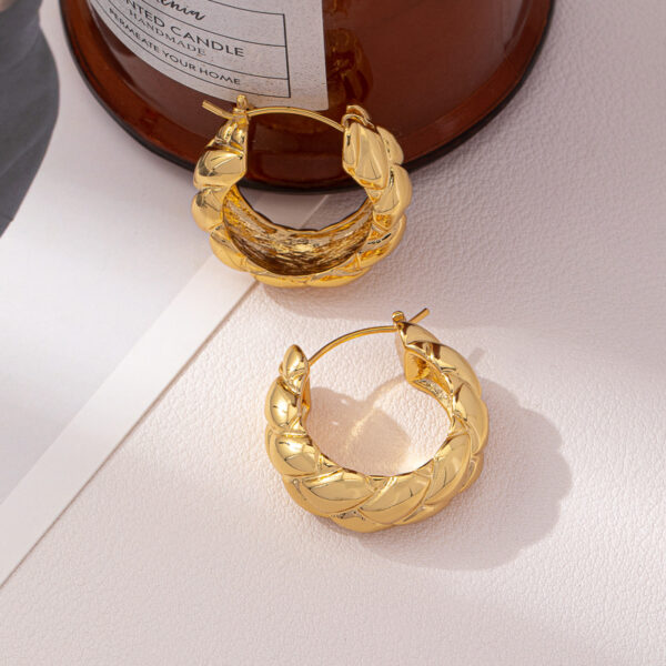 Wholesale Golden diagonal diamond-round hoop earrings