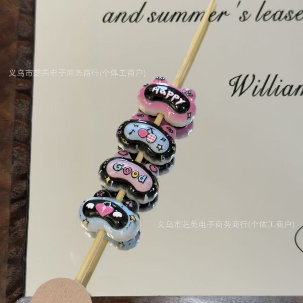 Wholesale 10pcs relief letters cherry heart-shaped eye mask acrylic beads