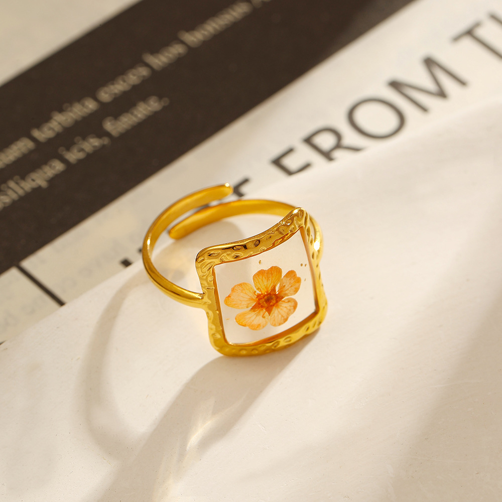 Wholesale Stainless Steel Ring Luxury Golden ied Flowers Do Not Fade Ring