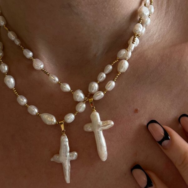 Wholesale pearl necklace cross shell necklace retro artistic Baroque style necklace