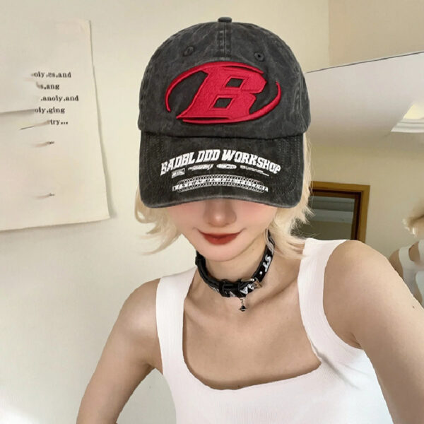 Wholesale Baseball Cap with Wide Brim and Face-Showing Small Peaked Cap