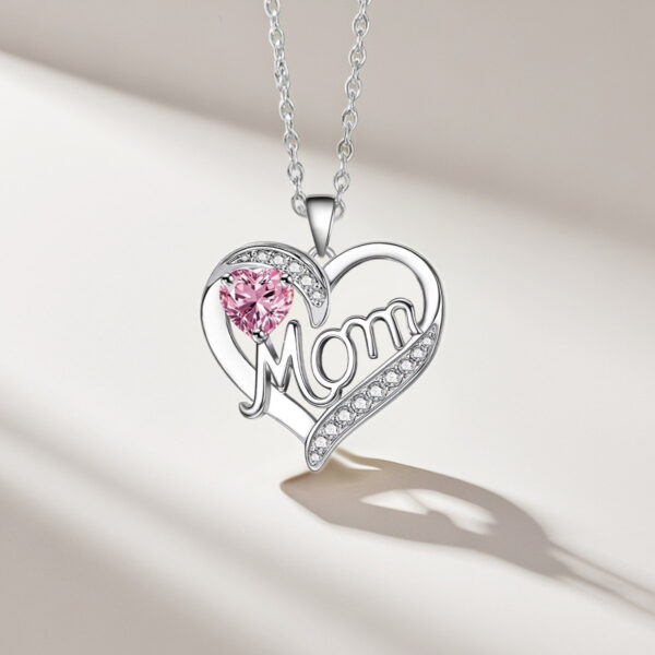 Wholesale Mother's Day gift heart-shaped letter 'MoM' necklace jewelry